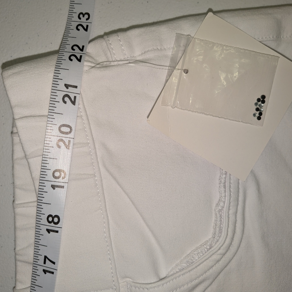 Dream Jeanwee by Quacker Factory White Pull-On Pants - Picture 14 of 14